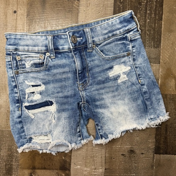 American Eagle Blue Distressed Jean Shorts Raw Hem size 2 - Picture 10 of 10